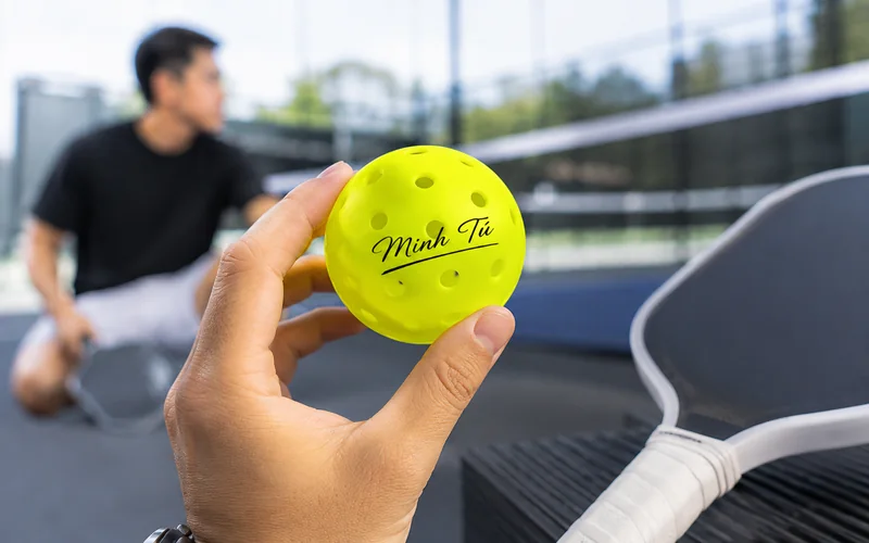 Khách trải nghiệm bóng Pickleball cá nhân hóa mẫu 3