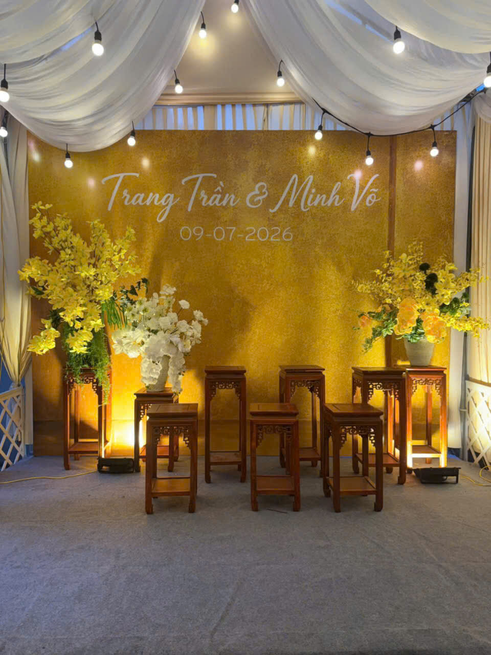 Backdrop lễ cưới tông vàng