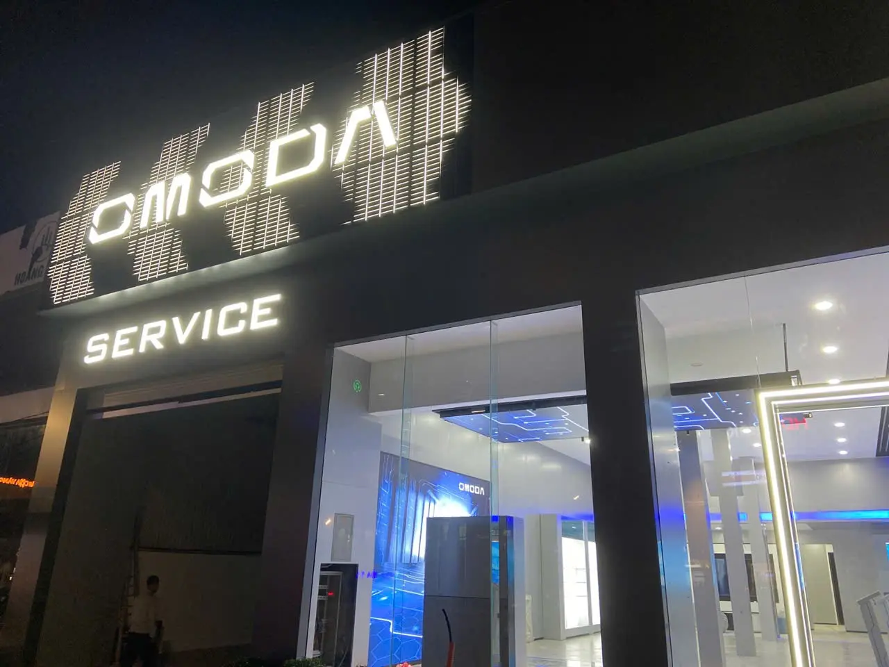 Biển chữ OMODA SERVICE sáng điện