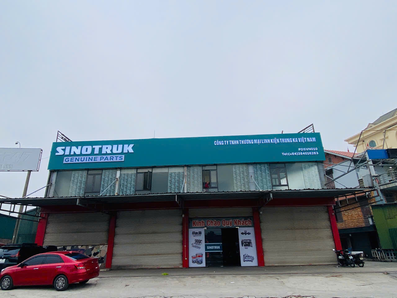 Hoàn thiện biển quảng cáo SINOTRUK tại Hải Dương