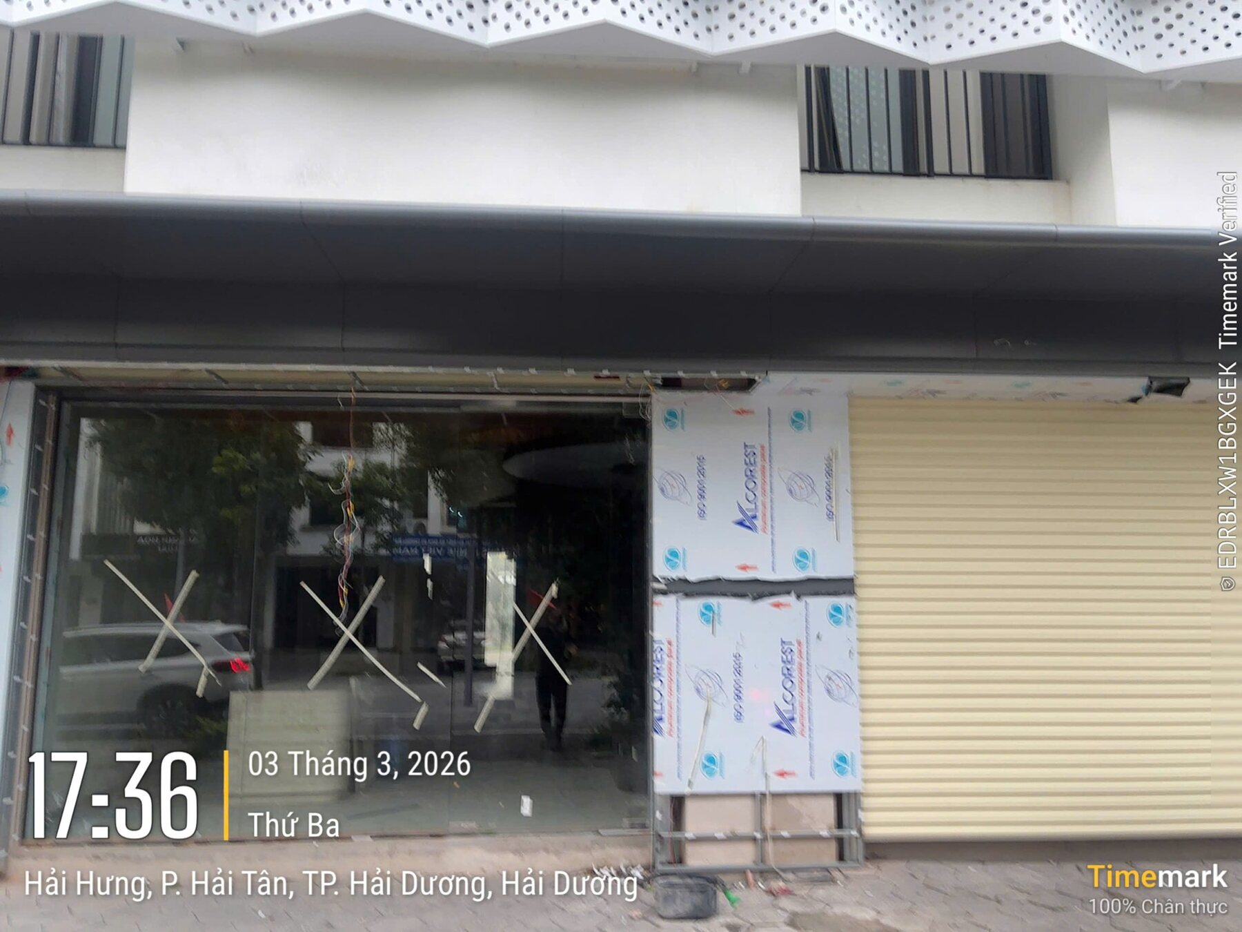Thi công ốp mặt dựng showroom gỗ An Cường tại Hải Dương